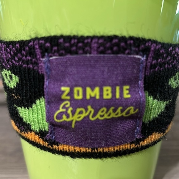 DW HOME CANDLE ZOMBIE EXPRESSO HALLOWEEN ELECTRIC GREEN RICHLY SCENTED NEW - Picture 10 of 10